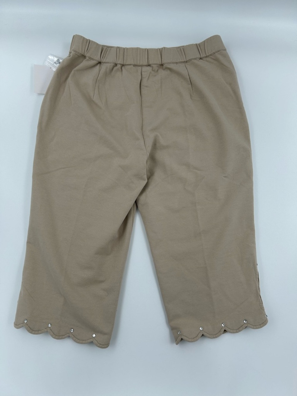 Dream Jeanne’s by Quackery Factory Tan Capris with Scalloped Hem M NWT - Picture 7 of 9